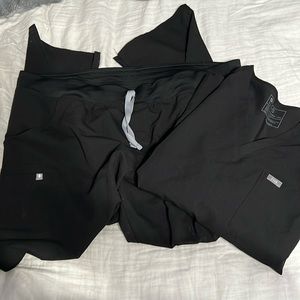 Women’s Black figs set! In excellent condition
